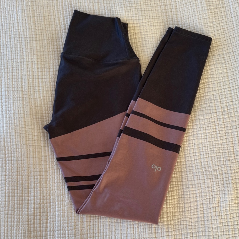 ALO Yoga Two-Tone Black and Tan Leggings